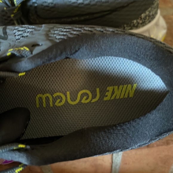 NWOT Nike Renew Ride 2 Gray Sneakers - Picture 8 of 9